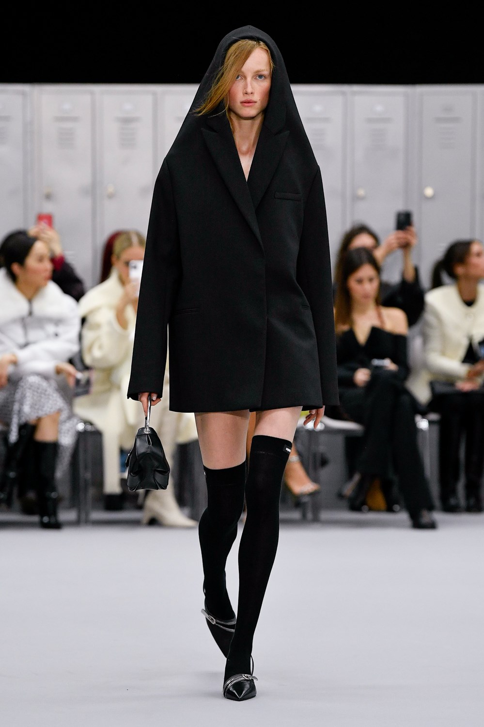 Sfilate Coperni AutunnoInverno 20222023 Donna Moda IoDonna Sfilate Coperni AutunnoInverno 20222023 Donna Moda IoDonna